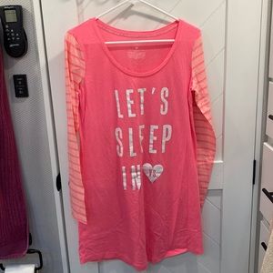 🏡NWOT Victoria’s Secret sleep shirt
